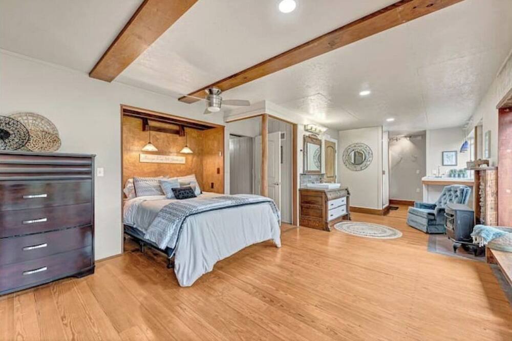 Photo of Bedroom in Flint Creek