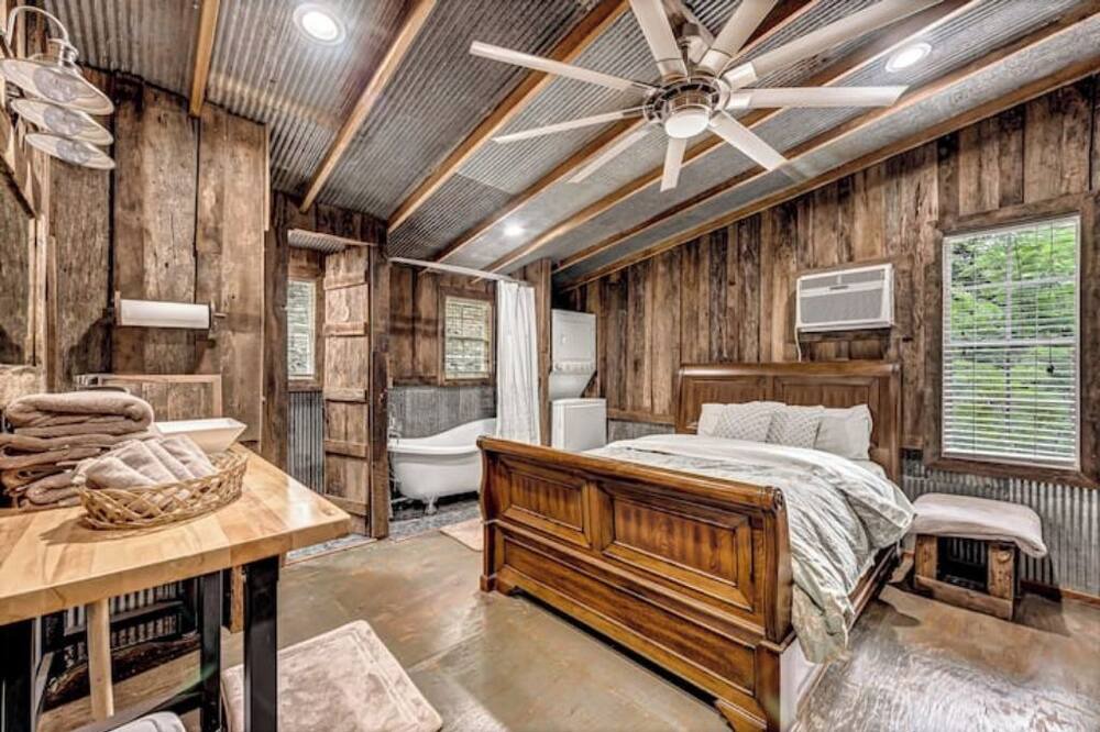 Photo of Bathroom in Flint Creek