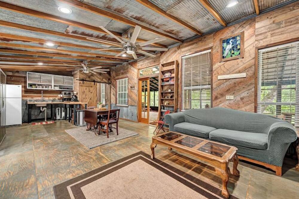 Photo of Livingroom in Flint Creek