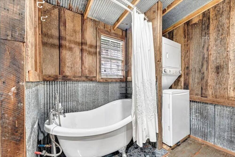 Photo of Bathroom in Flint Creek