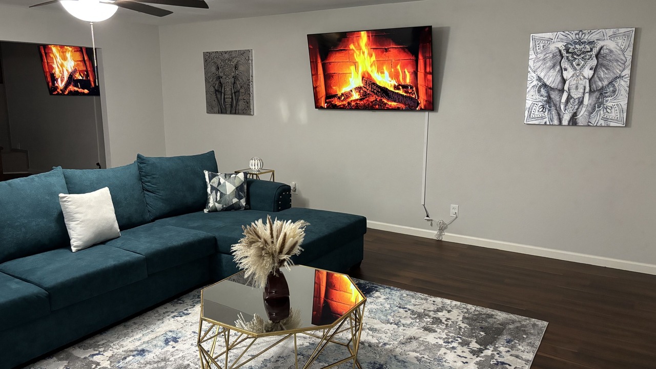Photo of Livingroom in Cedar Hill