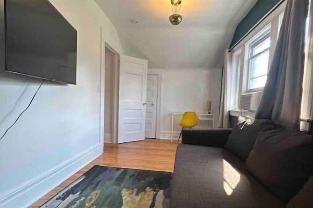 Photo of Livingroom in South Orange