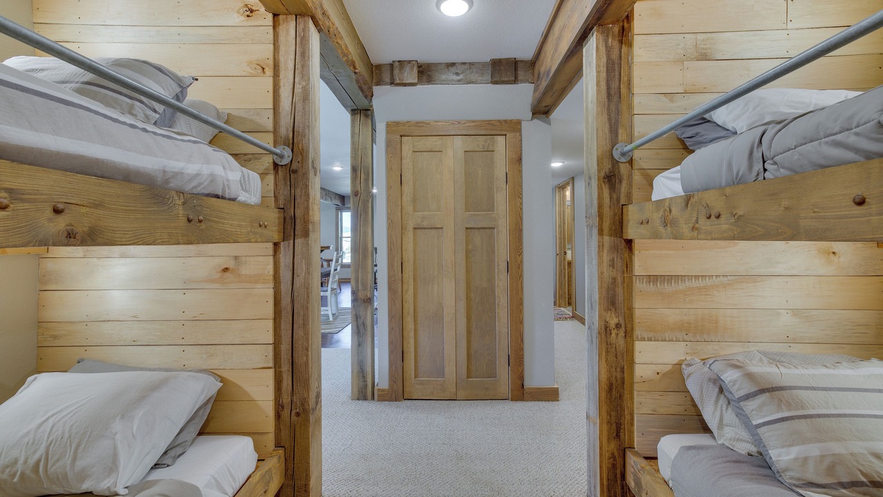 Photo of Others in New Albin