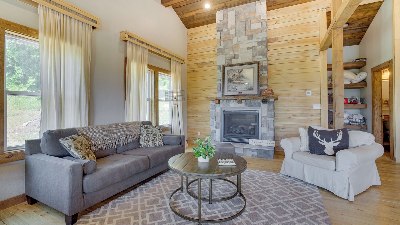 Photo of Livingroom in New Albin