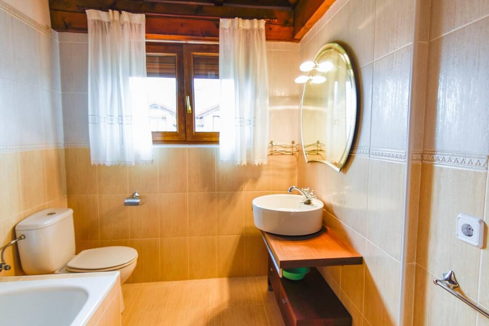 Photo of Bathroom in Igollo