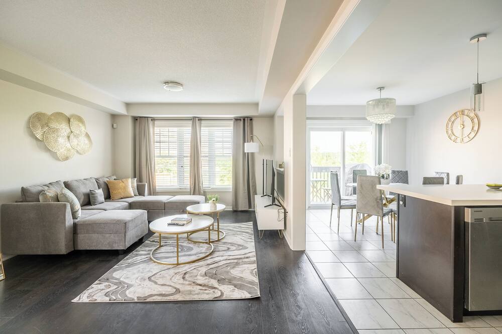 Photo of Livingroom in Mount Pleasant