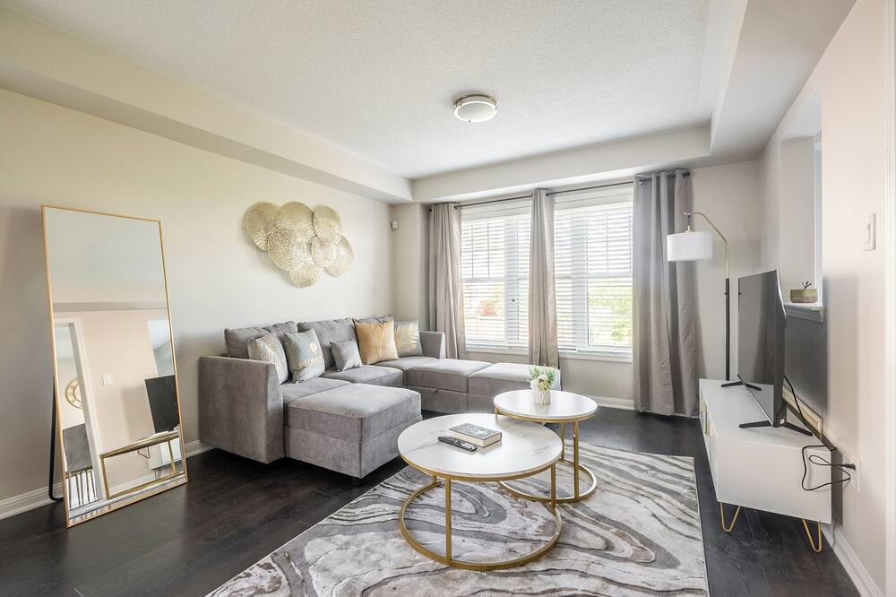 Photo of Livingroom in Mount Pleasant