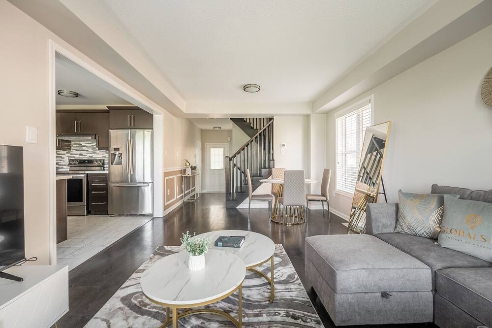 Photo of Livingroom in Mount Pleasant