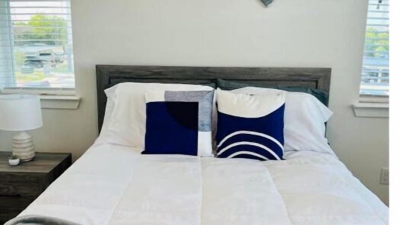 Photo of Bedroom in Kyle