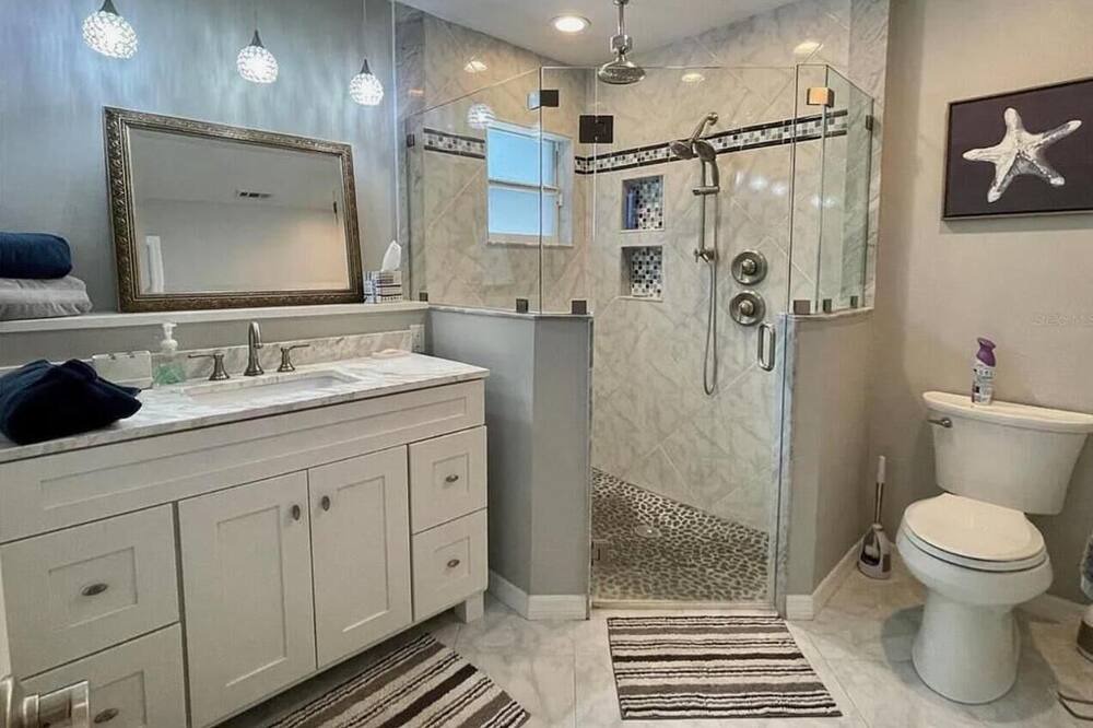 Photo of Bathroom in Country Oaks