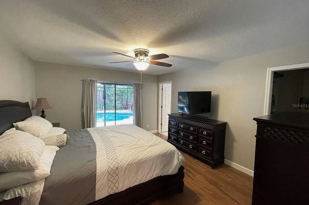 Photo of Bedroom in Country Oaks