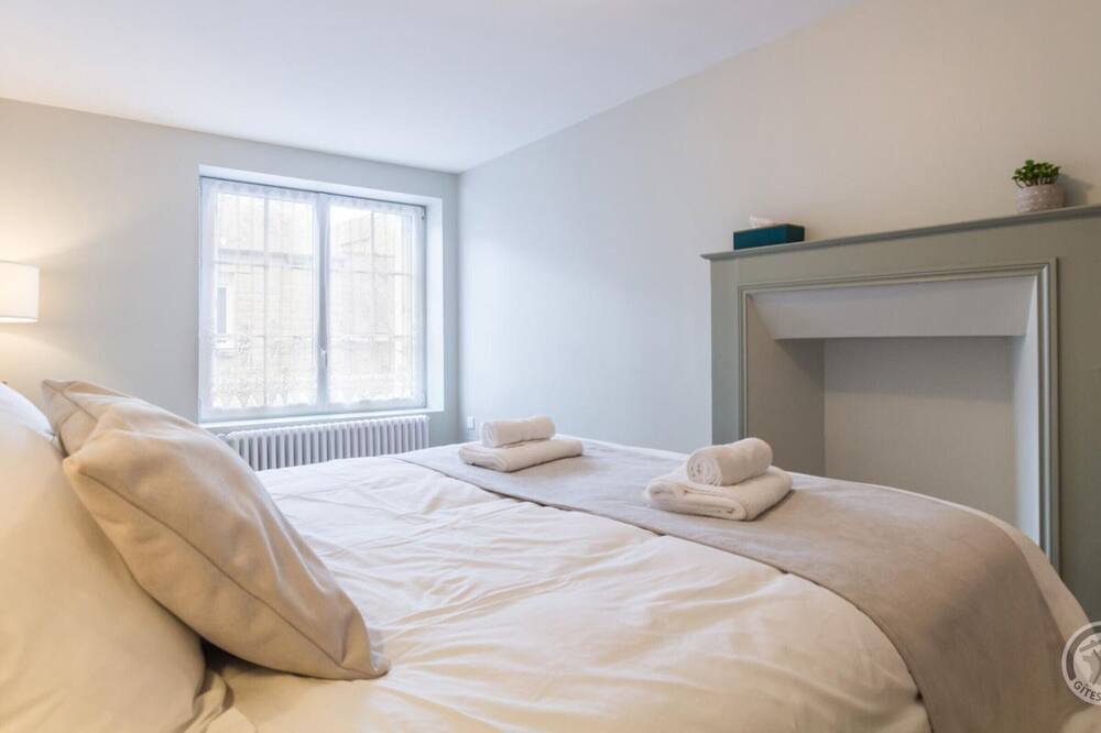 Photo of Bedroom in Pontorson