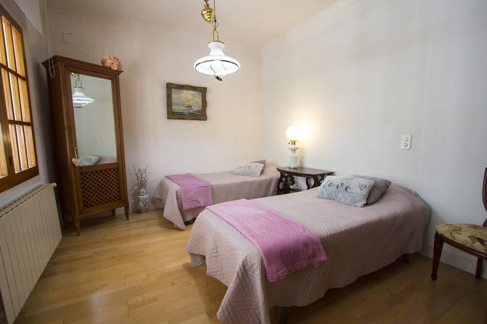 Photo of Bedroom in Alcover