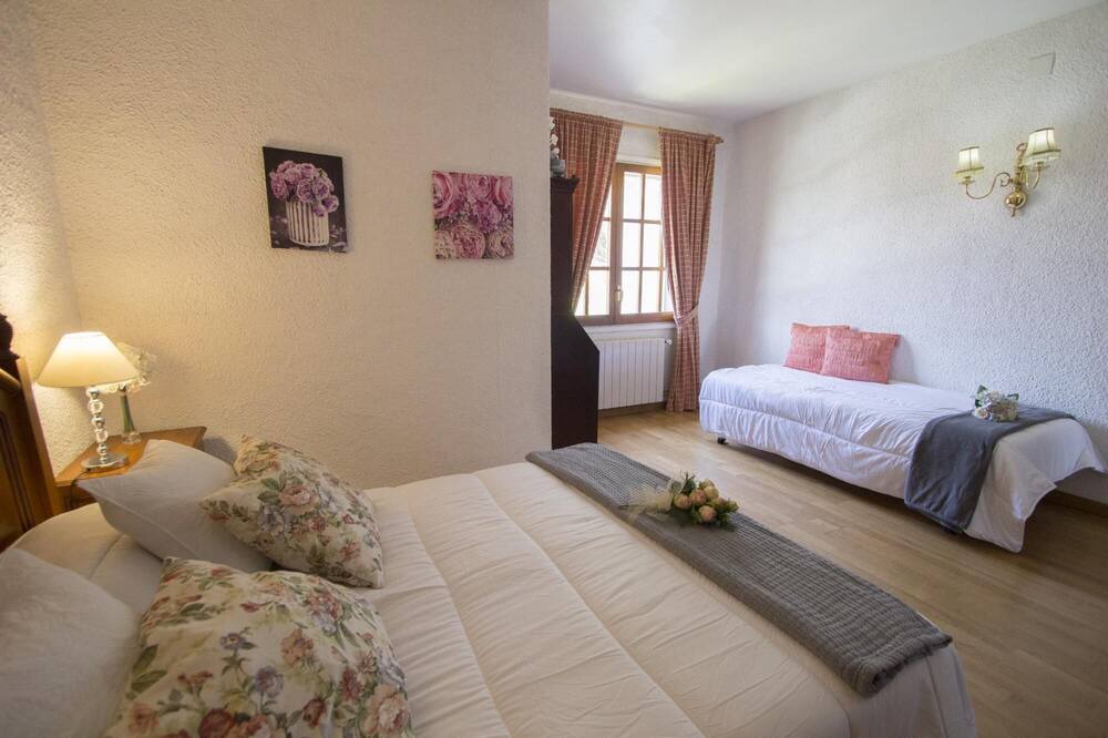 Photo of Bedroom in Alcover