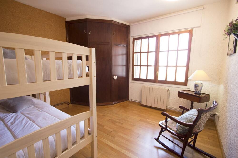 Photo of Bedroom in Alcover