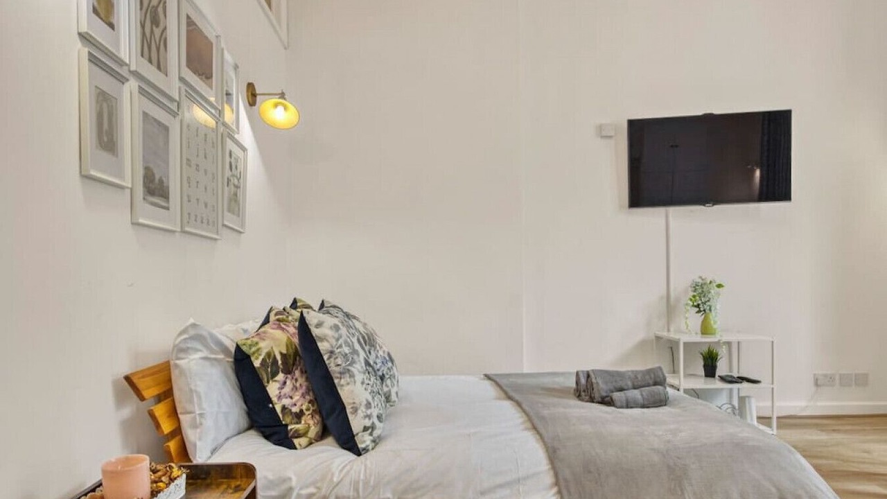 Photo of Others in Earl's Court