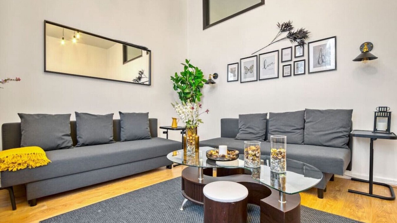 Photo of Others in Earl's Court