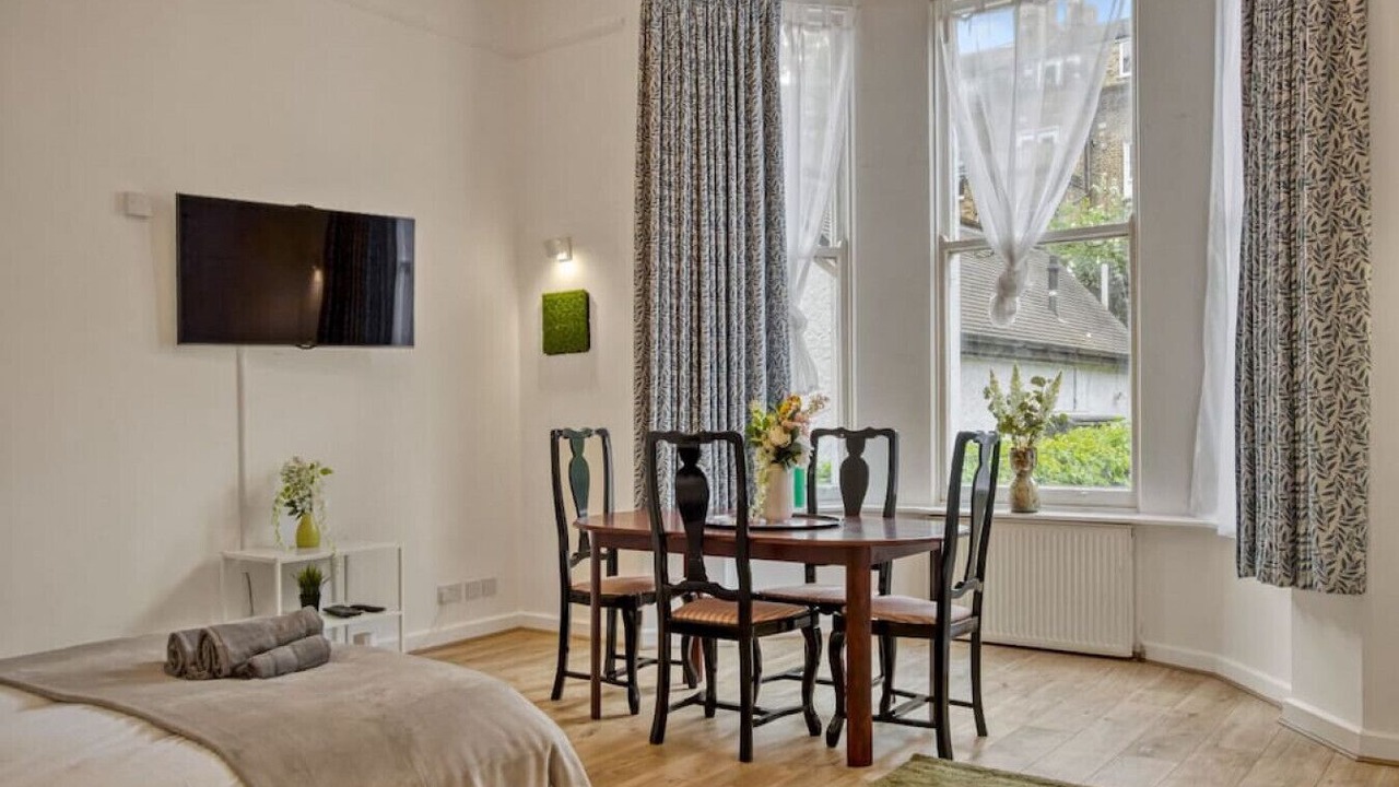 Photo of Others in Earl's Court