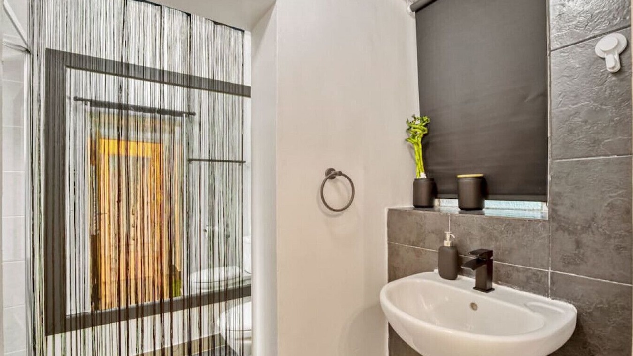 Photo of Others in Earl's Court