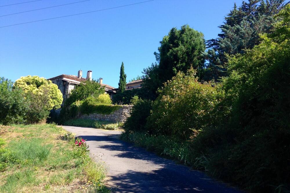 Photo of Outdoor in Saint-Andre-de-Cruzieres