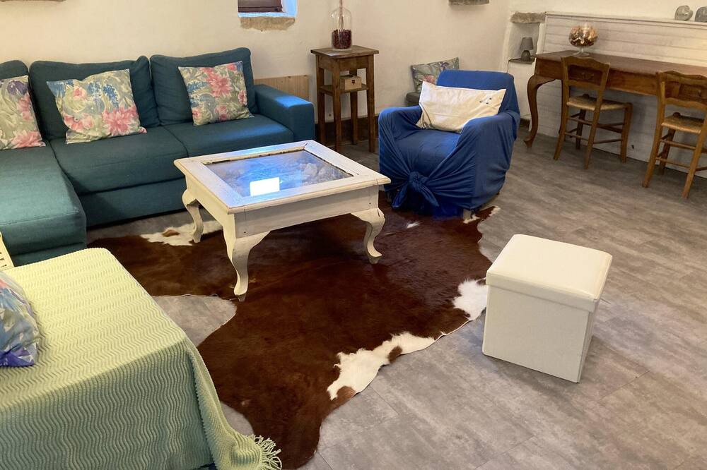 Photo of Livingroom in Saint-Andre-de-Cruzieres