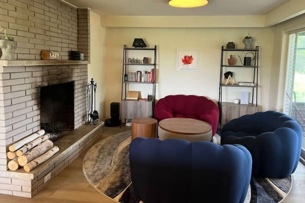 Photo of Livingroom in Greenbank
