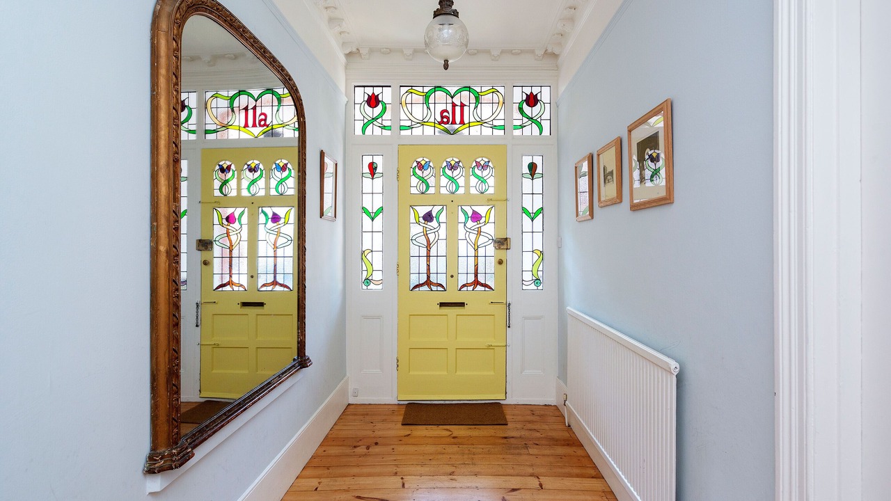 Photo of Others in Twickenham Riverside