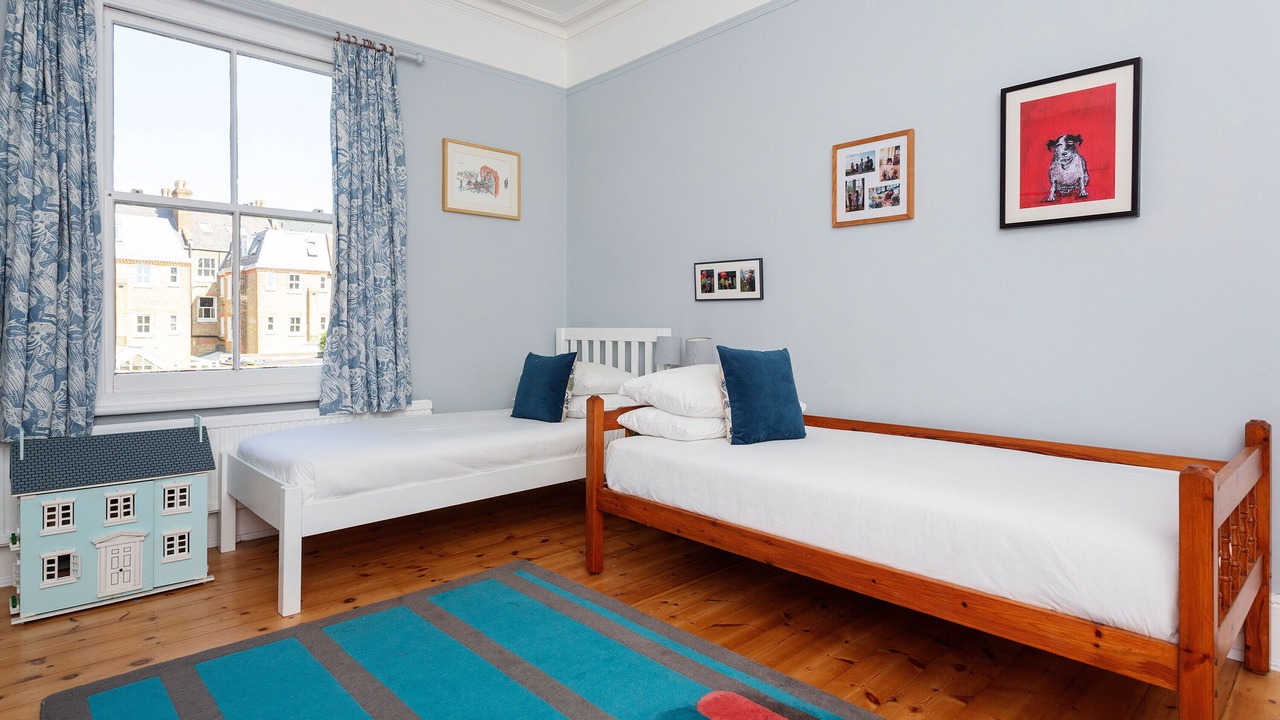 Photo of Others in Twickenham Riverside