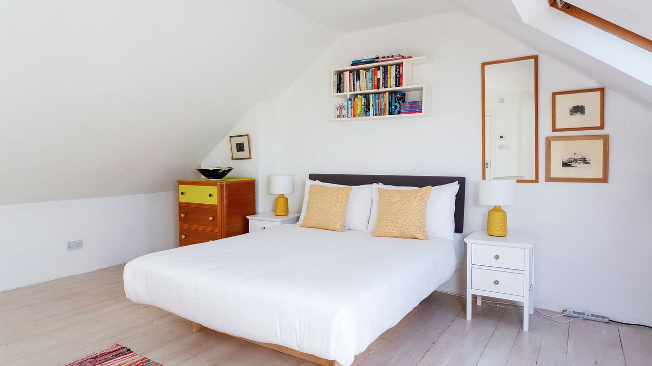 Photo of Others in Twickenham Riverside