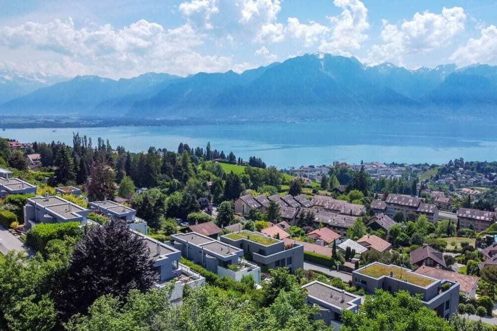 Photo of Others in Montreux