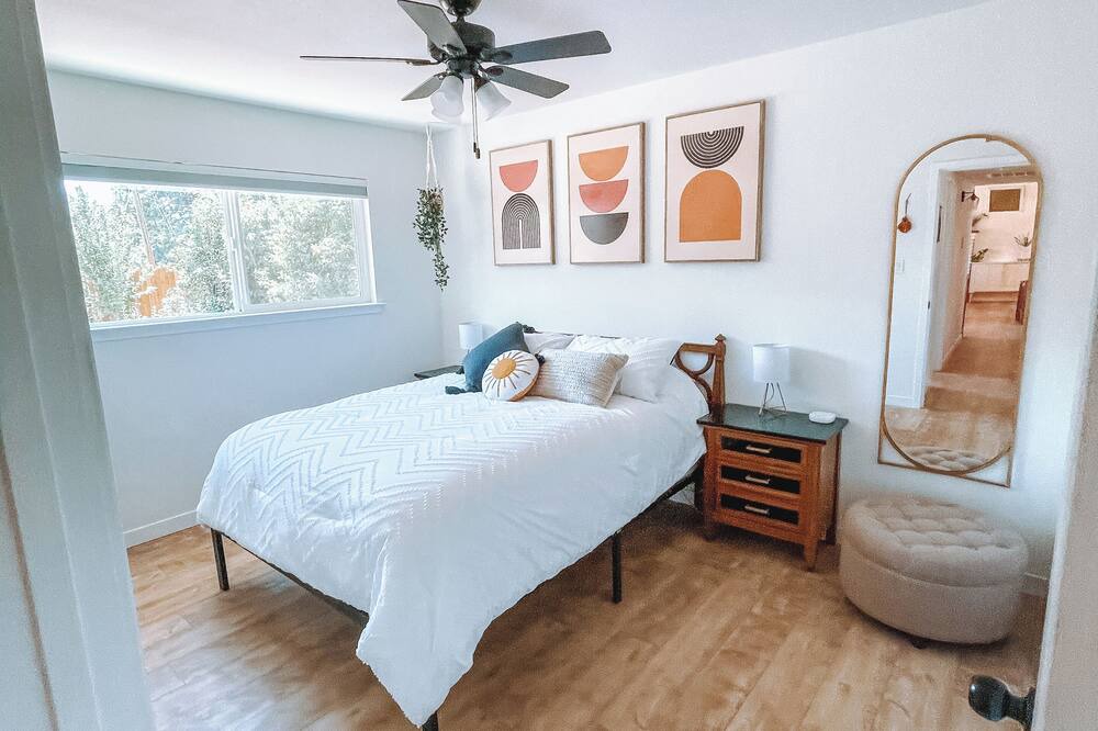 Photo of Bedroom in Apple Hill