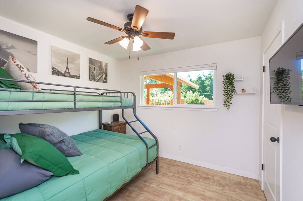 Photo of Bedroom in Apple Hill