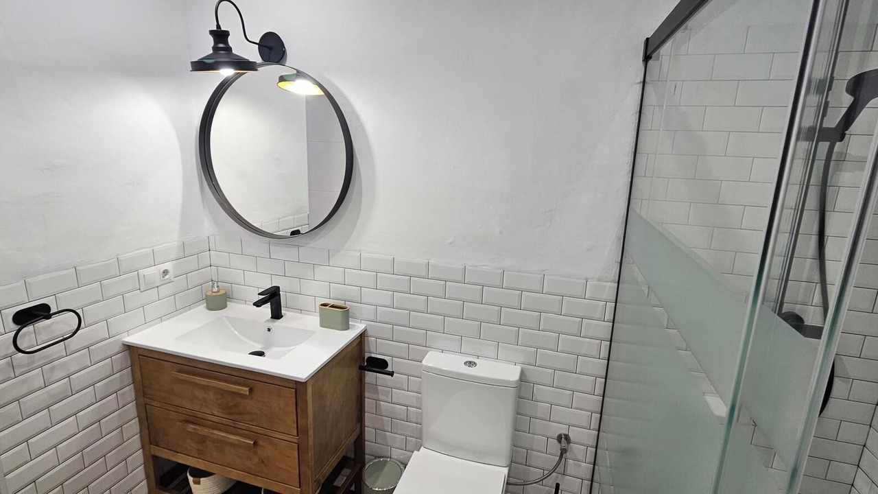 Photo of Bathroom in Camarles