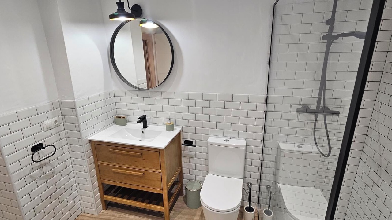 Photo of Bathroom in Camarles