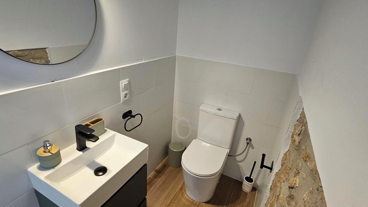 Photo of Bathroom in Camarles