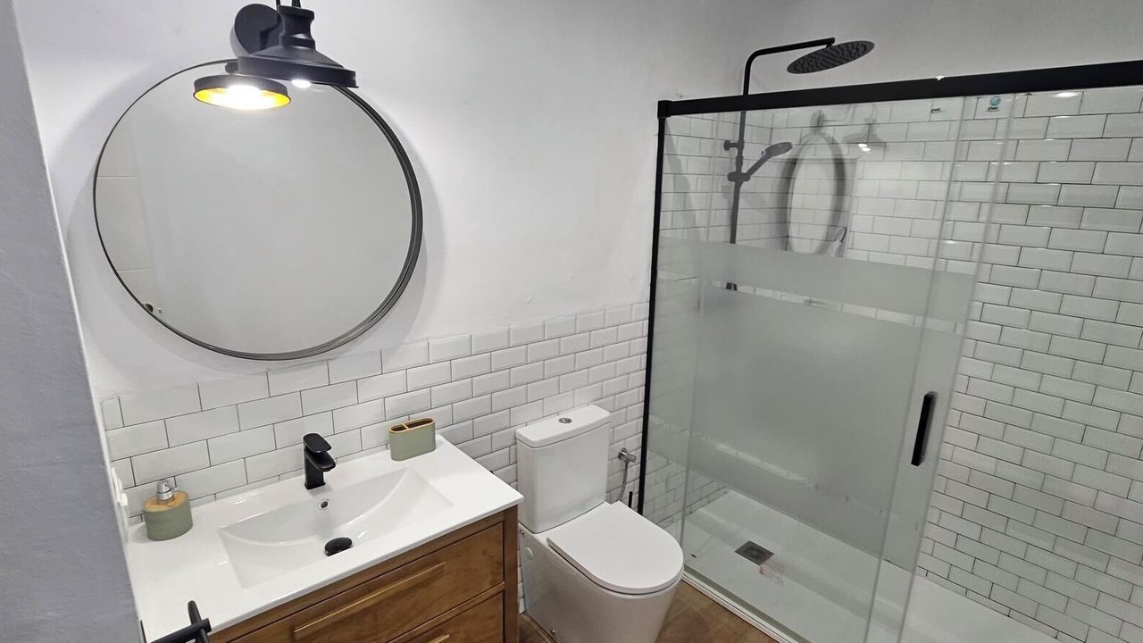 Photo of Bathroom in Camarles