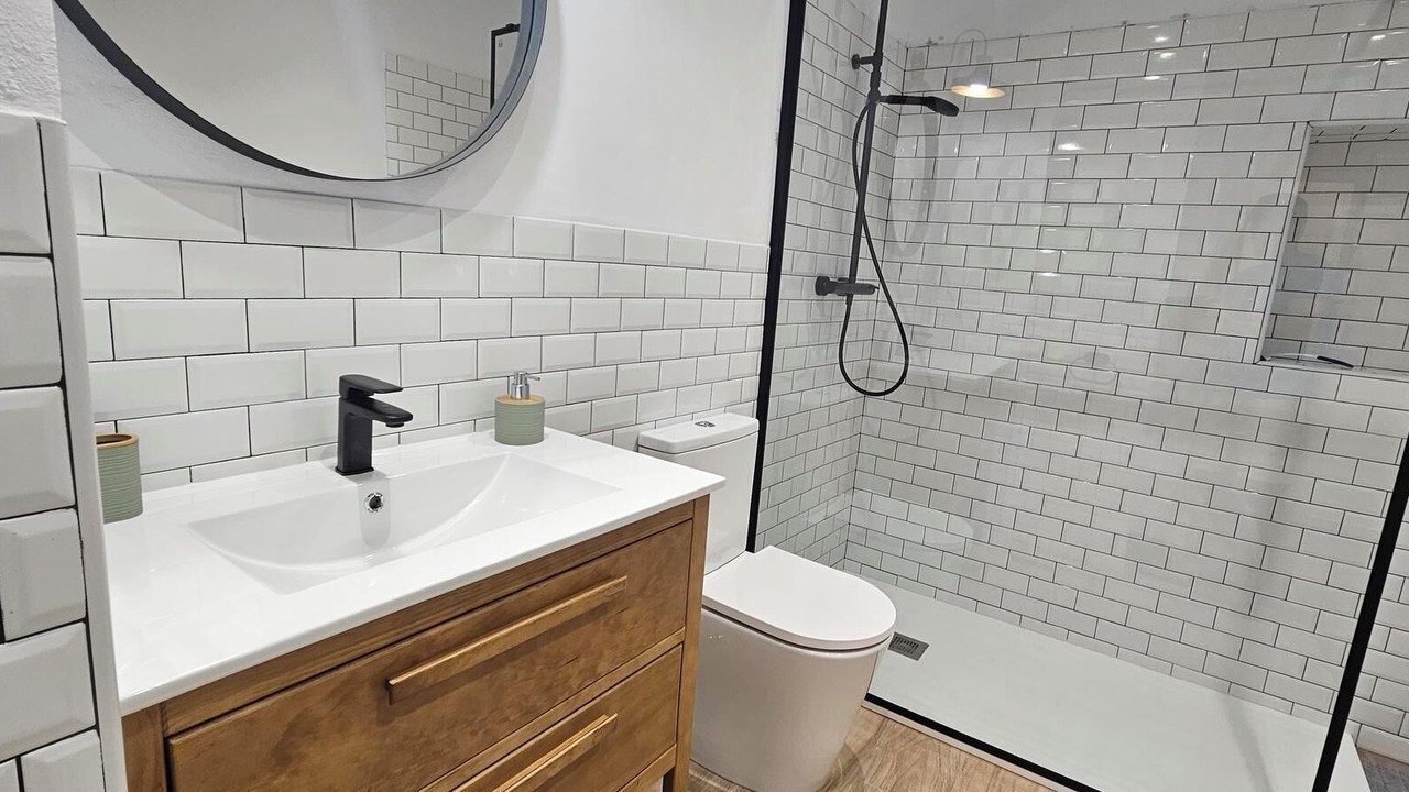 Photo of Bathroom in Camarles