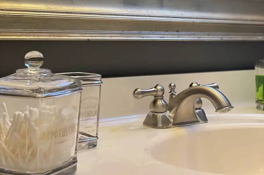 Photo of Bathroom in Glenwood