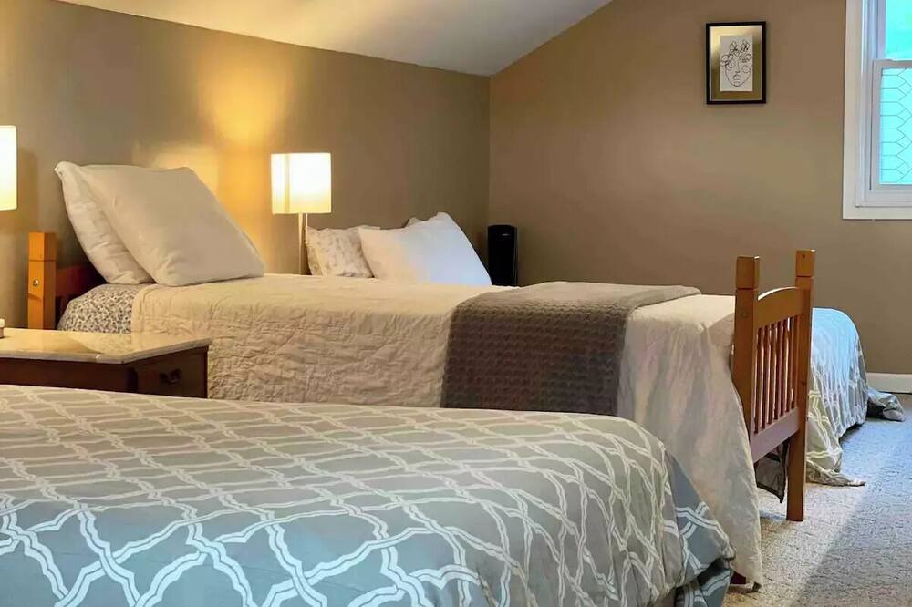 Photo of Bedroom in Glenwood