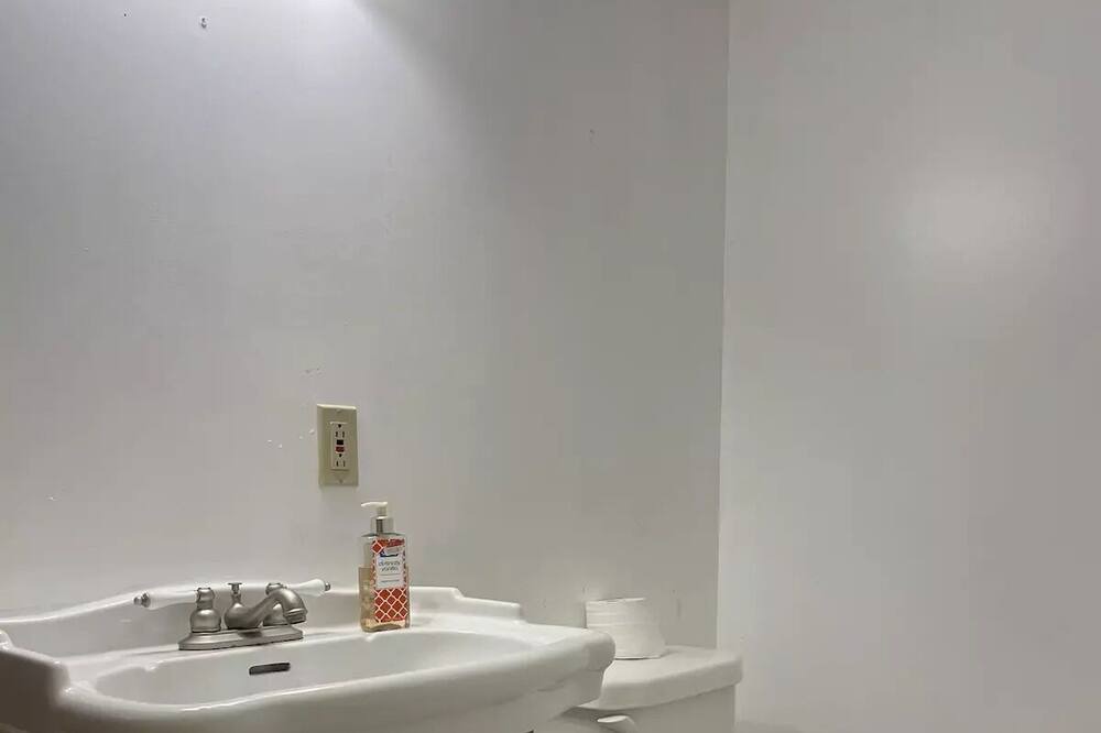 Photo of Bathroom in Glenwood