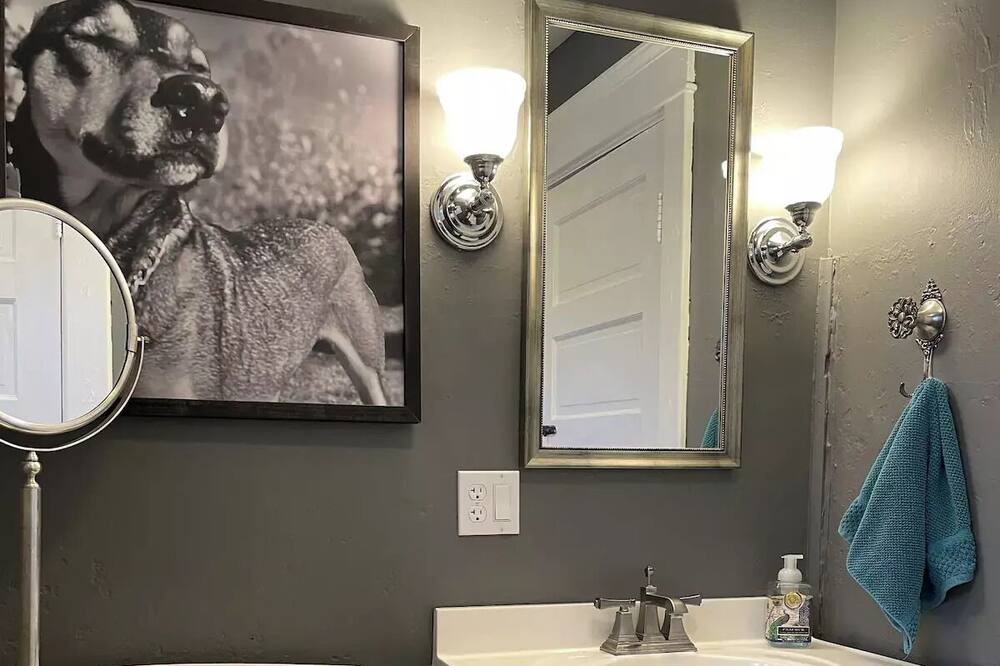 Photo of Bathroom in Glenwood