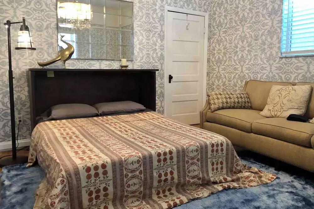 Photo of Bedroom in Glenwood