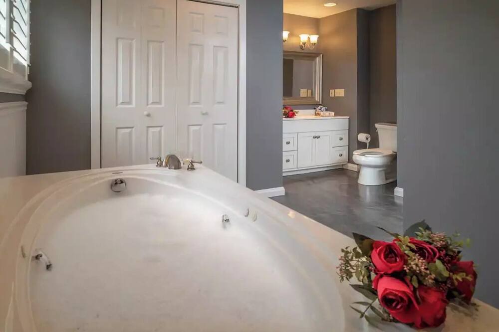 Photo of Bathroom in Glenwood