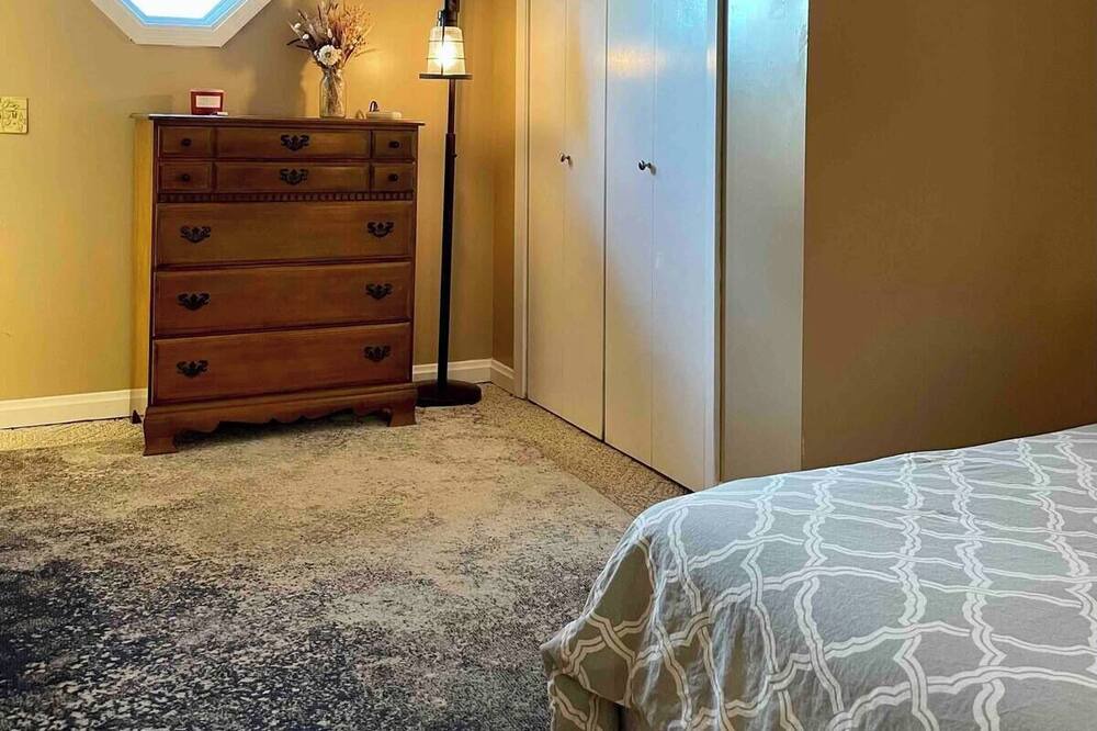 Photo of Bedroom in Glenwood