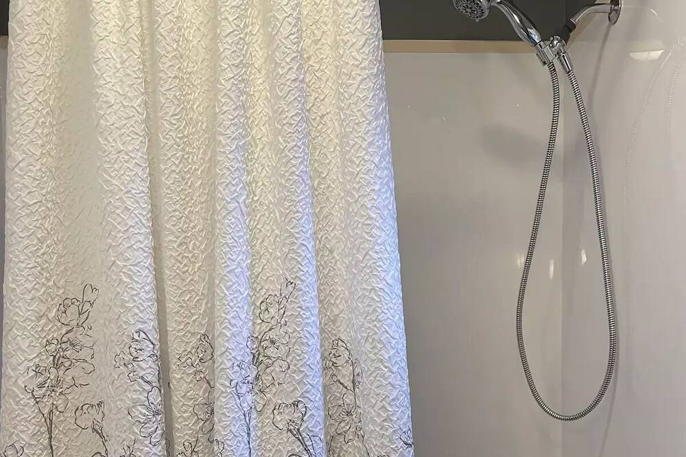 Photo of Bathroom in Glenwood