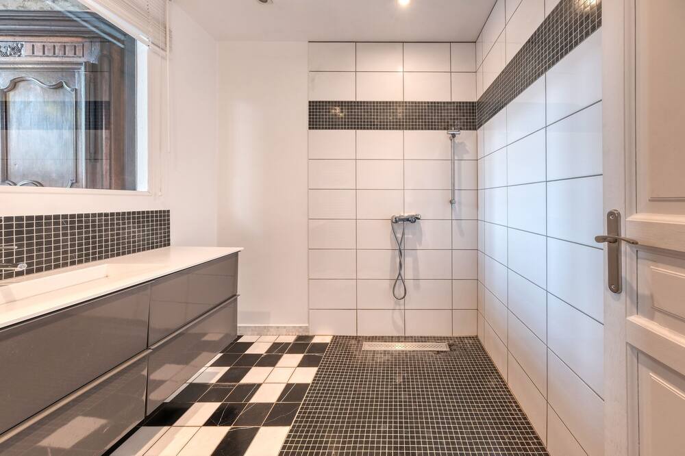 Photo of Bathroom in Pontgouin