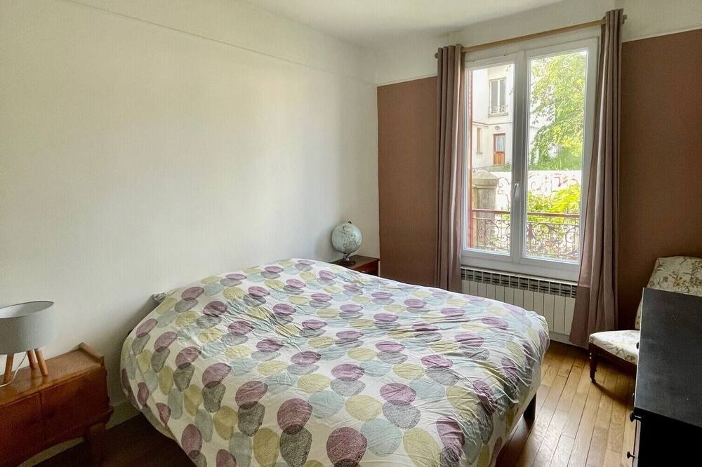 Photo of Bedroom in Montreuil