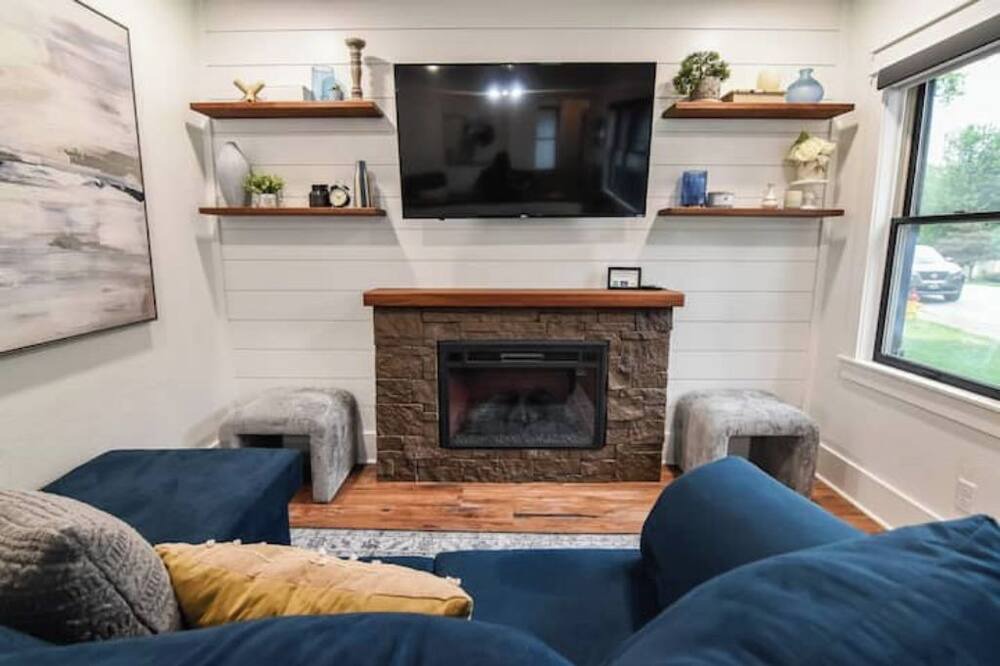 Photo of Livingroom in Waverly