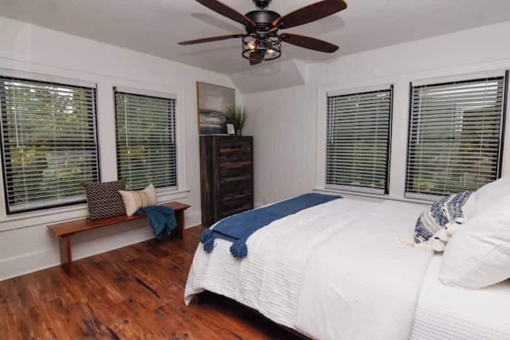 Photo of Bedroom in Waverly