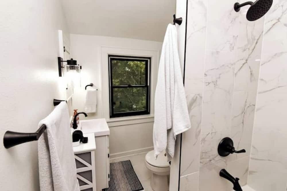 Photo of Bathroom in Waverly